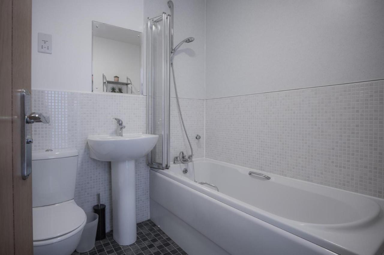 Maritime Quarter - 2 Bedroom Apartment - Sa1 Beach Front Fishermans Way Суонси Экстерьер фото